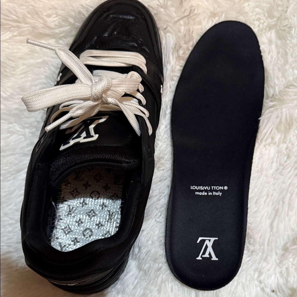 Louis Vuitton Black Leather Sneakers with White Laces - Picture 5 of 14